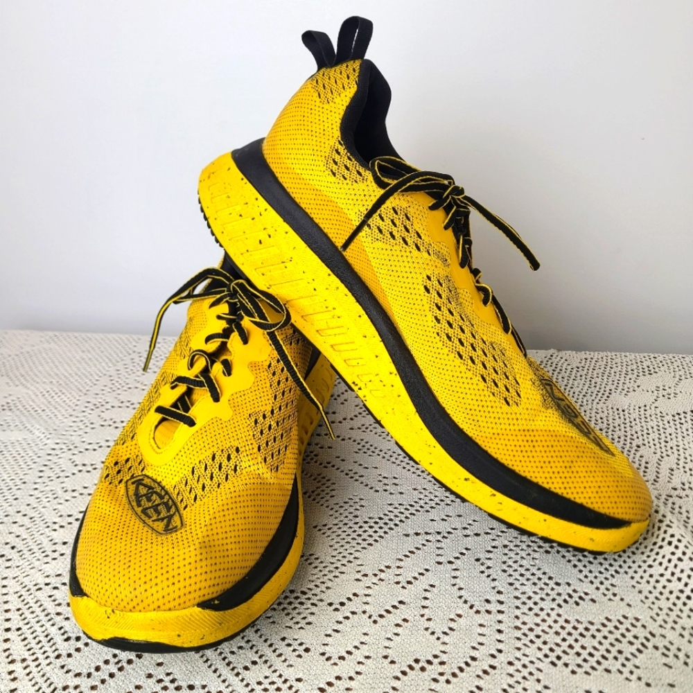 Keen WK400 Walking Sneakers Yellow Black 1027483 Size 14 Men's